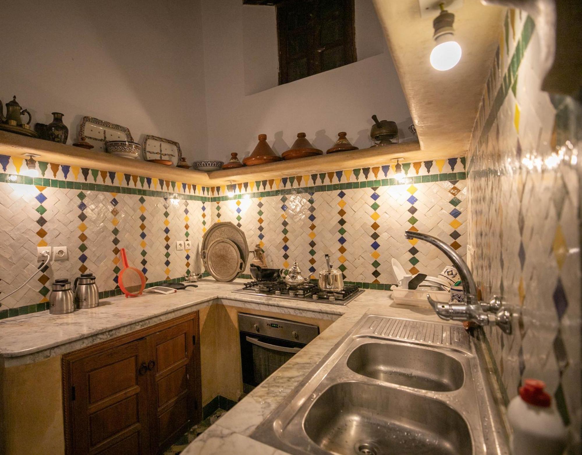 Dar Authentic Fes - Familly Hosting Bed & Breakfast Exterior photo