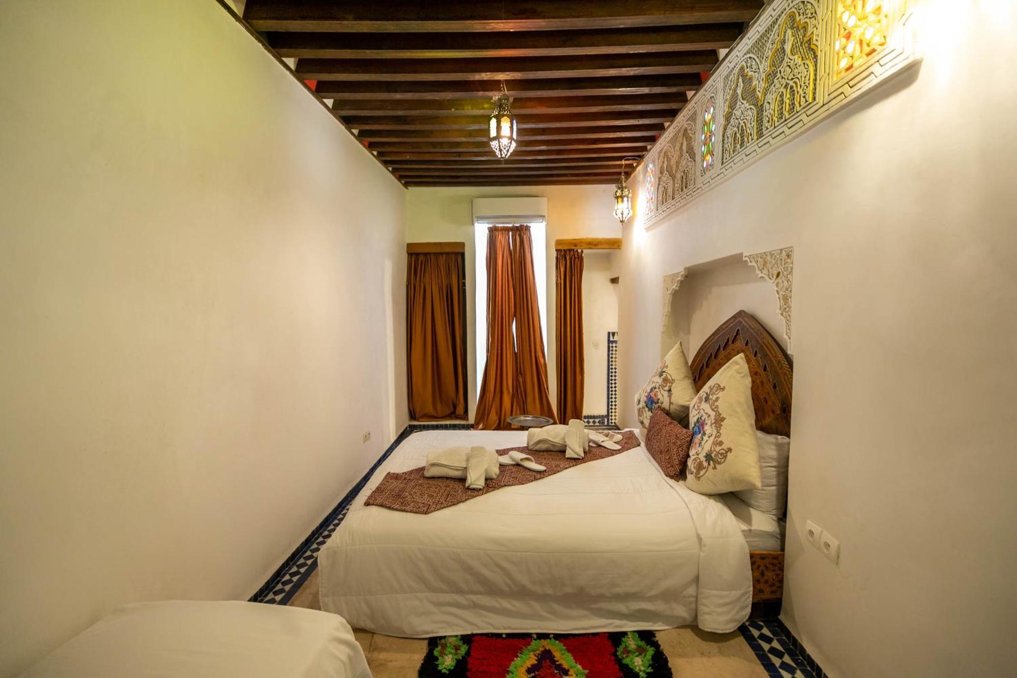 Dar Authentic Fes - Familly Hosting Bed & Breakfast Exterior photo