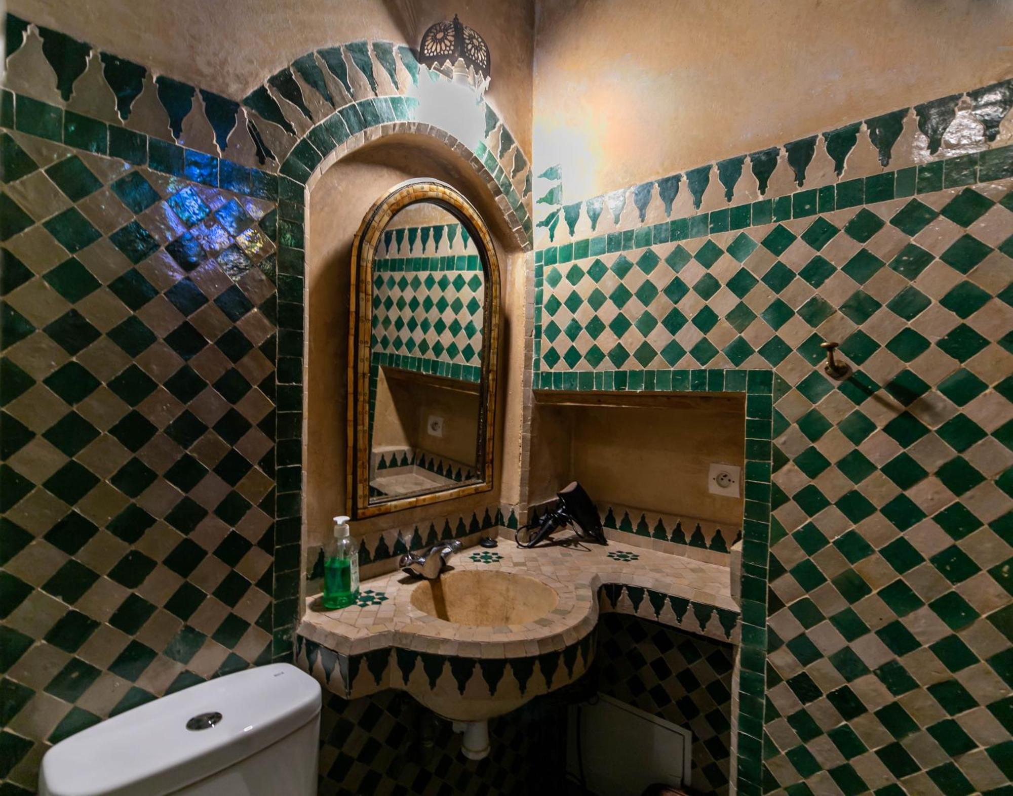 Dar Authentic Fes - Familly Hosting Bed & Breakfast Exterior photo